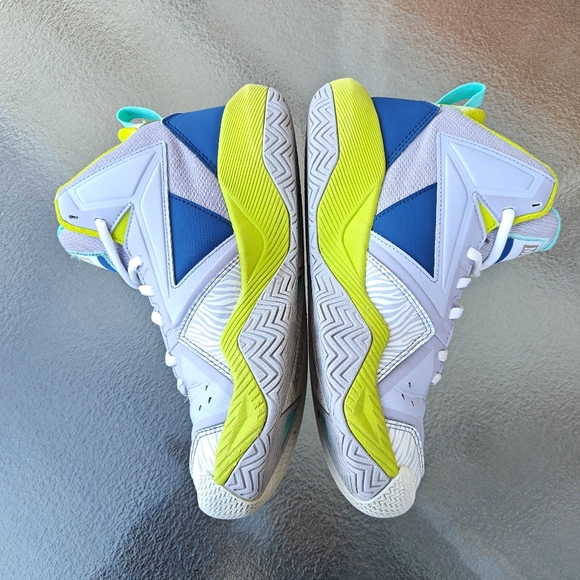 Moolah Kicks Girl's Press Break Basketball Shoes Youth Size 5.5 Lilac Purple - Picture 5 of 9